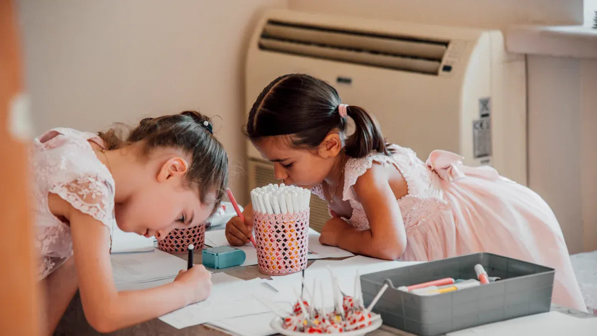 5 Reasons Retractable Markers are a Game-Changer for Family Travel